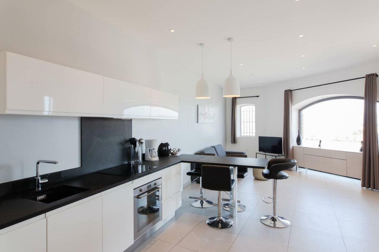 Appartement 4 Personnes Vue Mer Remparts Antibes Exterior foto